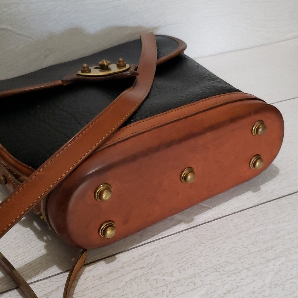 Vintage Dooney and Bourke black/brown pebble leather crossbody bag - Picture 5 of 9